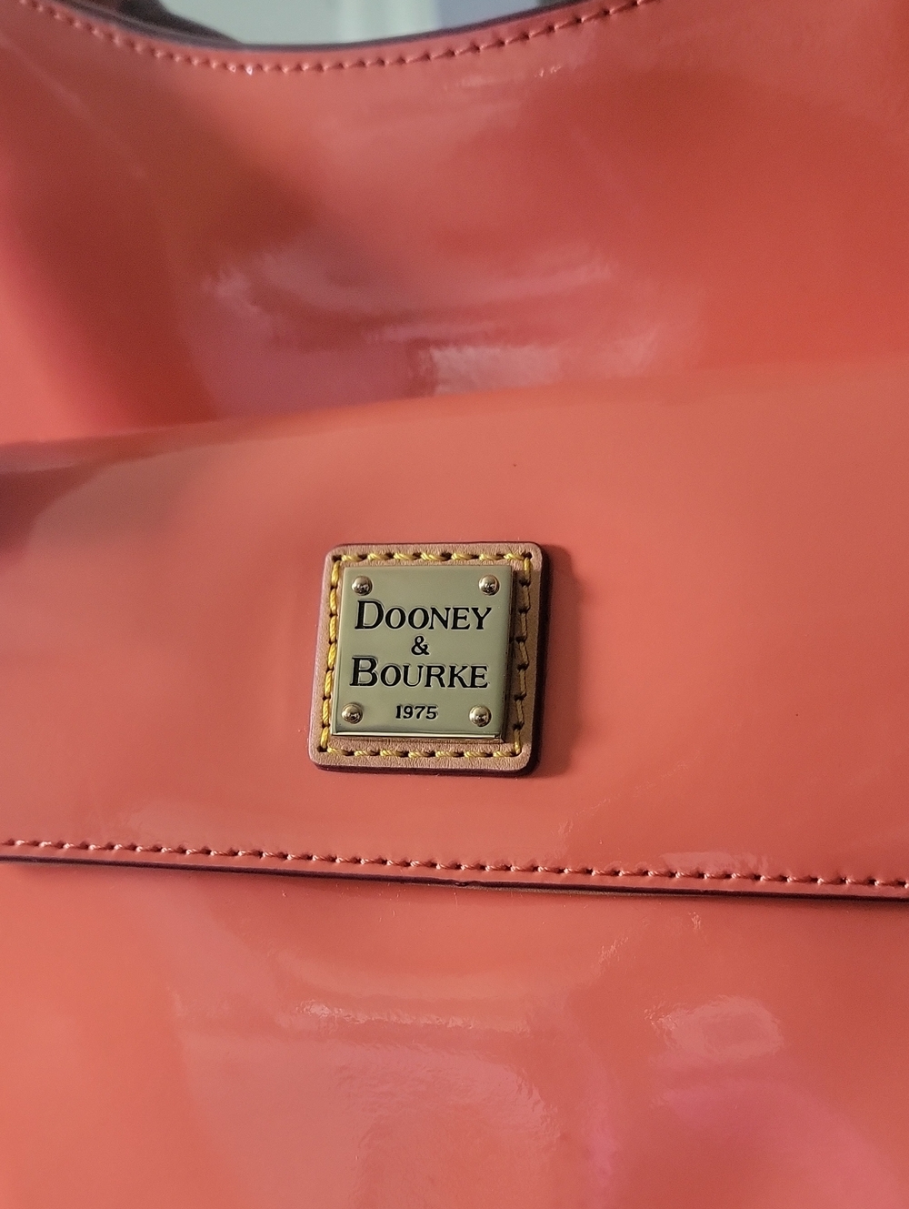 🧡DOONEY & BOURKE ORANGE PATENT LEATHER HOBO SHOULDER BAG - Picture 2 of 10